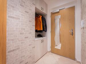 Pronájem bytu 2+kk, Praha - Horní Měcholupy, Mantovská, 66 m2