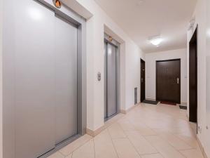 Pronájem bytu 2+kk, Praha - Horní Měcholupy, Mantovská, 66 m2