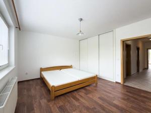Pronájem bytu 2+kk, Praha - Strašnice, Názovská, 68 m2