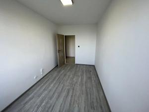 Pronájem bytu 3+kk, Praha - Petrovice, Rezlerova, 75 m2