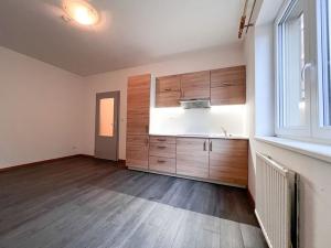 Pronájem bytu 1+kk, Humpolec, Dolní náměstí, 29 m2