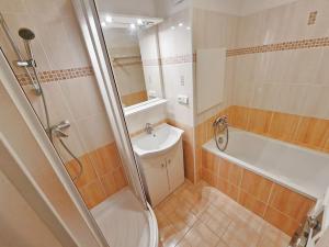 Prodej bytu 3+1, Praha - Střížkov, Černého, 61 m2
