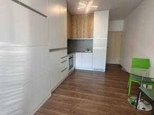 Prodej bytu 1+kk, Praha - Střížkov, Zakšínská, 26 m2