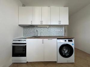 Pronájem bytu 2+1, Kadaň, Věžní, 44 m2