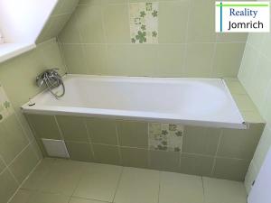 Pronájem bytu 2+1, Liberec, Karoliny Světlé, 51 m2