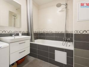 Prodej bytu 3+1, Písek - Pražské Předměstí, Vinařického, 71 m2