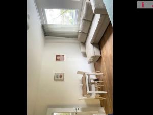 Pronájem bytu 1+kk, Praha - Vinohrady, Perucká, 27 m2