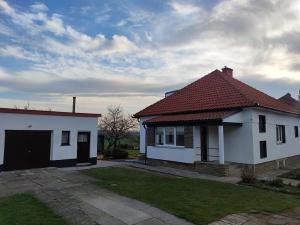 Pronájem rodinného domu, Zlosyň, 210 m2