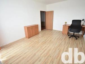 Pronájem bytu 2+1, Karlovy Vary, Dvořákova, 67 m2