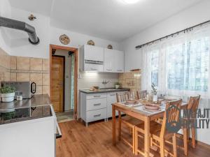 Prodej bytu 3+1, Desná, Finská, 59 m2