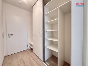 Pronájem bytu 1+kk, Praha - Háje, 34 m2