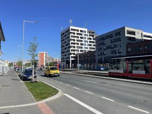 Pronájem bytu 2+kk, Praha - Hloubětín, Poděbradská, 62 m2