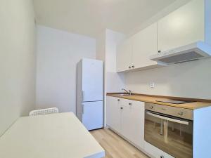 Pronájem bytu 2+kk, Praha - Třebonice, Do zahrádek I, 55 m2