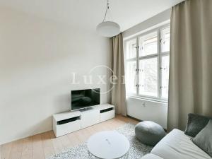 Pronájem bytu 2+kk, Praha - Vinohrady, Lucemburská, 50 m2