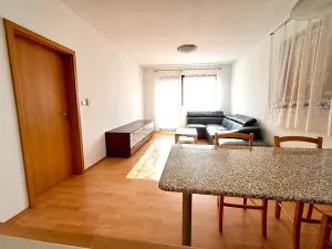 Pronájem bytu 2+kk, Praha - Dolní Chabry, Ulčova, 52 m2