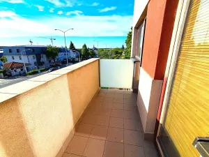Pronájem bytu 2+kk, Praha - Dolní Chabry, Ulčova, 52 m2