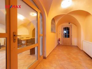 Pronájem kanceláře, Šumperk, nám. Míru, 200 m2