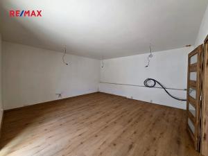 Prodej bytu 2+kk, Třeština, 58 m2