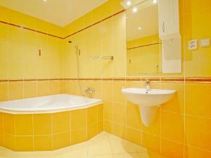 Pronájem bytu 2+kk, Praha - Zličín, Tulešická, 62 m2