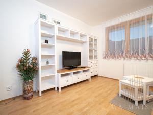 Pronájem bytu 1+kk, Praha - Stodůlky, Sluneční náměstí, 28 m2