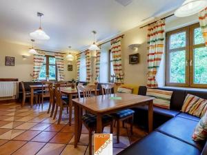 Prodej ubytování, Loučná pod Klínovcem, 370 m2