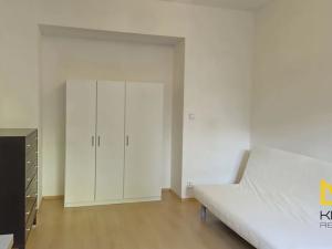 Pronájem bytu 1+kk, Praha - Záběhlice, náměstí Mezi zahrádkami, 30 m2
