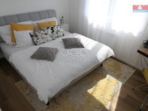 Pronájem bytu 2+kk, Praha - Horní Měcholupy, 52 m2