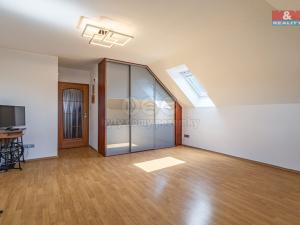 Prodej rodinného domu, Veltrusy, U Stadionu, 180 m2