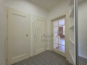 Prodej bytu 1+kk, Praha - Strašnice, Nad Primaskou, 36 m2