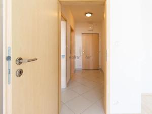 Pronájem bytu 2+kk, Praha - Stodůlky, náměstí Junkových, 50 m2