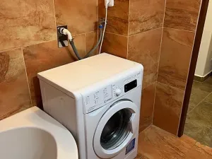 Pronájem bytu 1+kk, Praha - Smíchov, Plzeňská, 30 m2