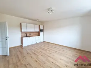 Pronájem bytu 2+kk, Praha - Kyje, Jamská, 43 m2