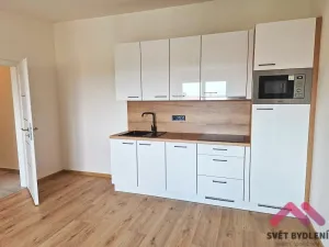 Pronájem bytu 2+kk, Praha - Kyje, Jamská, 43 m2