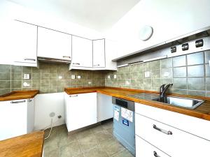 Prodej bytu 2+1, Praha - Hlubočepy, Lamačova, 44 m2