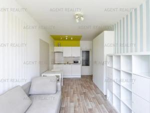 Prodej bytu 1+kk, Praha - Troja, Hnězdenská, 25 m2