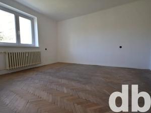 Prodej bytu 2+1, Karlovy Vary, Šumavská, 127 m2