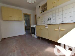 Prodej bytu 2+1, Karlovy Vary, Šumavská, 127 m2