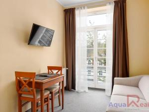 Prodej ubytování, Karlovy Vary, Jarní, 989 m2