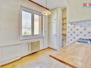 Prodej bytu 3+1, Klášterec nad Ohří - Miřetice u Klášterce nad Ohří, Václava Řezáče, 67 m2
