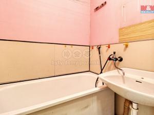 Prodej bytu 3+1, Klášterec nad Ohří - Miřetice u Klášterce nad Ohří, Václava Řezáče, 67 m2