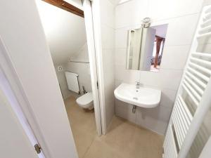 Pronájem bytu 2+kk, Praha - Nové Město, Vyšehradská, 58 m2