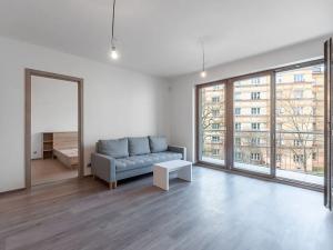 Pronájem bytu 2+kk, Praha - Vysočany, Bassova, 51 m2