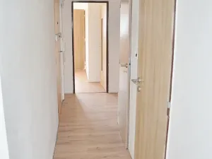 Pronájem bytu 3+1, Praha, Proutěná, 75 m2