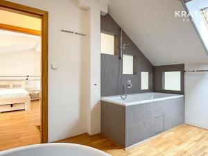 Pronájem bytu 3+kk, Praha - Smíchov, Hořejší nábřeží, 116 m2