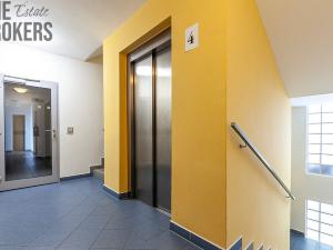 Prodej bytu 1+kk, Praha - Holešovice, Osadní, 44 m2