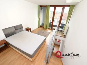Pronájem bytu 2+kk, Praha - Libeň, Novákových, 48 m2