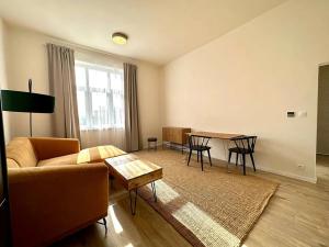 Pronájem bytu 2+kk, Praha, Zenklova, 54 m2