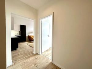 Pronájem bytu 2+kk, Praha, Zenklova, 54 m2