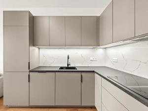 Pronájem bytu 2+kk, Praha - Smíchov, Nádražní, 54 m2