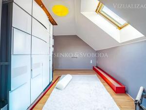 Prodej rodinného domu, Hostivice, náměstí Jana IV. z Dražic, 185 m2